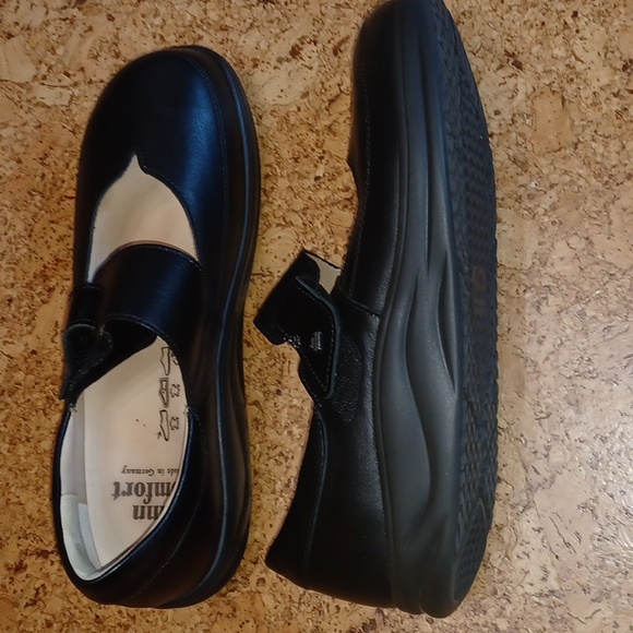 Finn Comfort Black Premium Leather Mary Janes Size 8.5 New Without Box